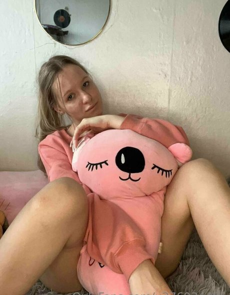 Nacktes geleaktes OnlyFans-Foto von Evelinehot