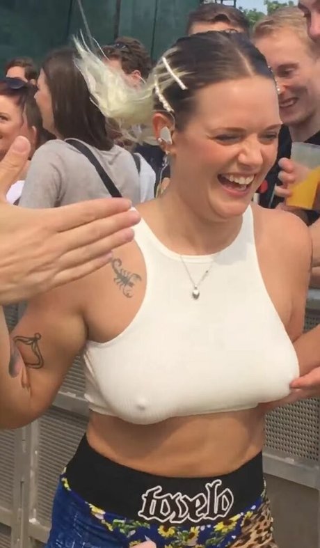 Nahá fotka uniklých OnlyFans od Tove Lo