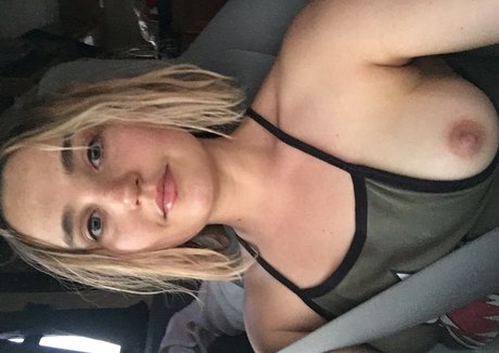 Chloe Fineman