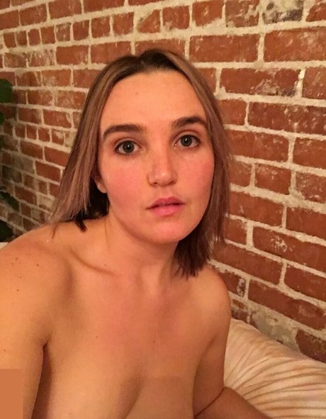 Nahá fotka uniklých OnlyFans od Chloe Fineman