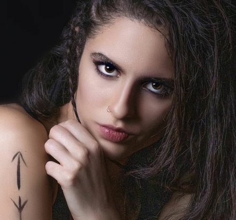 Naken läckt OnlyFans-bild av Camila Marana