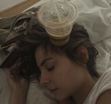 Willa Holland