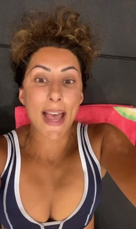 Saira Khan