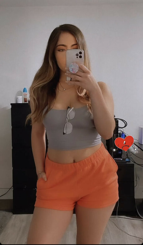 Naken läckt OnlyFans-bild av Hilenna