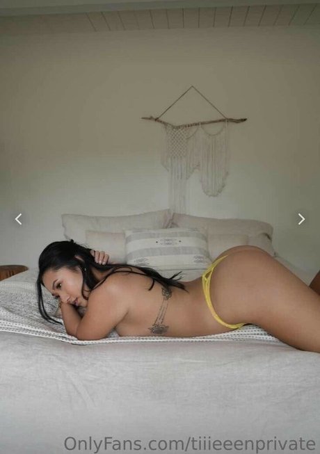 Naken lekkede OnlyFans-bilde av Tiiieeen