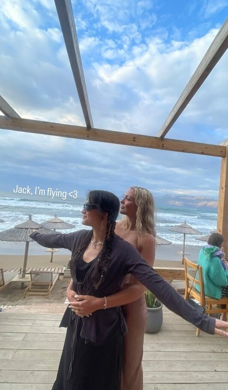 Naken lekkede OnlyFans-bilde av Milliet25