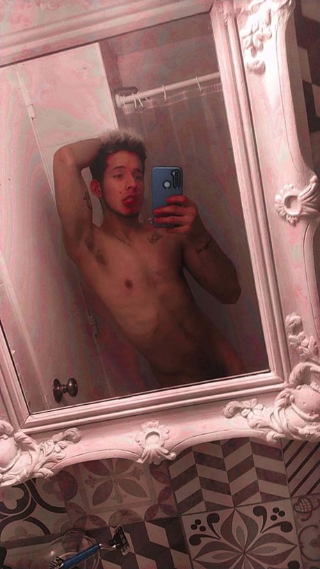 Naken lekkede OnlyFans-bilde av Lianbadboy