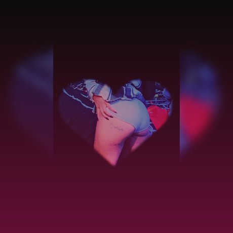 Nahá fotka uniklých OnlyFans od Skye Baby