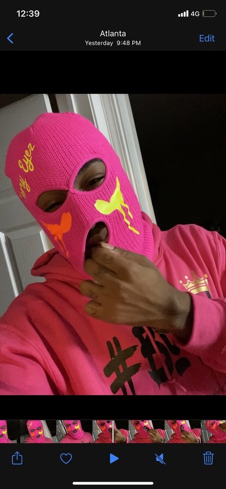 Naken läckt OnlyFans-bild av Morningstar