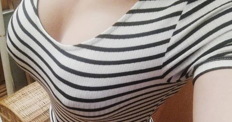 Naken läckt OnlyFans-bild av Laobristovitch