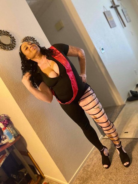 Naken lekkede OnlyFans-bilde av Peaches And Cream