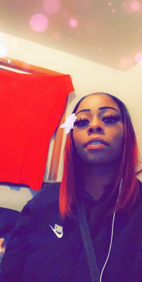 Alaston vuotanut OnlyFans-kuva Flowerbomb93