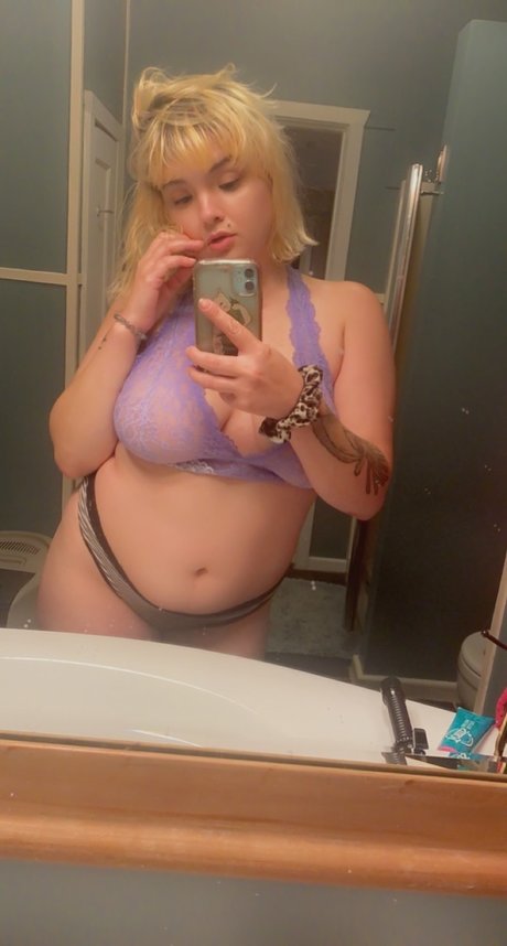 Nahá fotka uniklých OnlyFans od Lilqbee