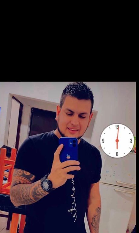 Naken lekkede OnlyFans-bilde av Luis Romero