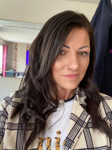Naken lekkede OnlyFans-bilde av Lozza