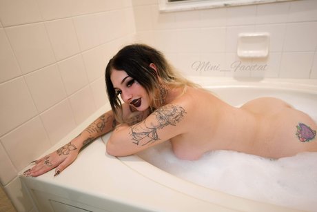 Naken lekkede OnlyFans-bilde av Baby Girl Brea