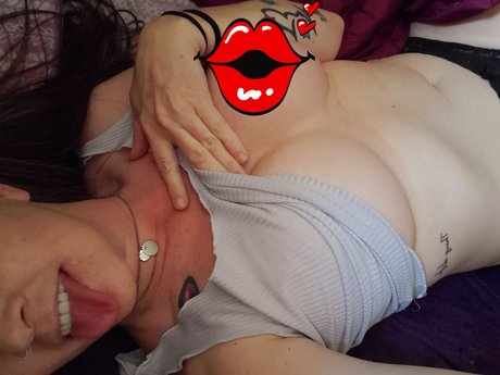 Naken lekkede OnlyFans-bilde av Lori Faith