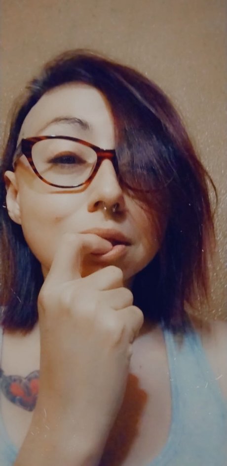 Naken läckt OnlyFans-bild av Lola Kat
