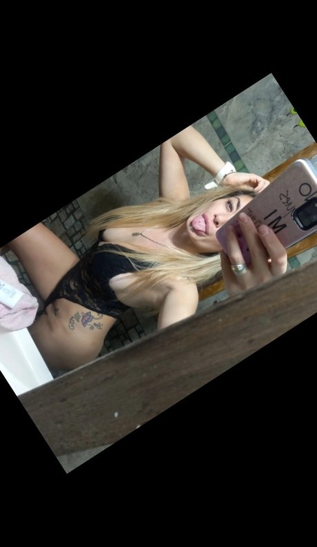 Nahá fotka uniklých OnlyFans od Lola