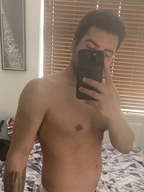 Naken lekkede OnlyFans-bilde av Lcarter