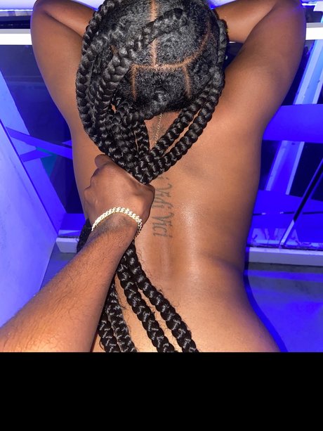Naken lekkede OnlyFans-bilde av Dc Productions