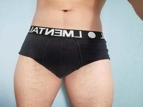 Naken lekkede OnlyFans-bilde av Luann