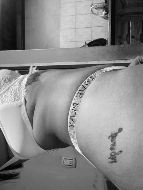 Naken läckt OnlyFans-bild av Lulu