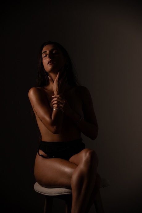 Naken lekkede OnlyFans-bilde av Belcel