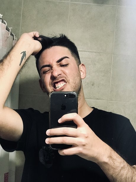 Naken lekkede OnlyFans-bilde av Lucas