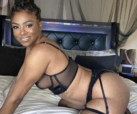 Naken lekkede OnlyFans-bilde av Marie Chantelle Sf