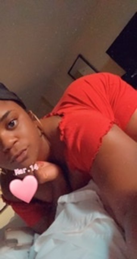 Naken läckt OnlyFans-bild av Mariemontana