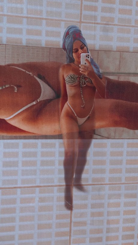 Naken lekkede OnlyFans-bilde av Isabele Mariano