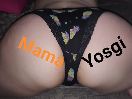 Naken läckt OnlyFans-bild av Mamayosgi