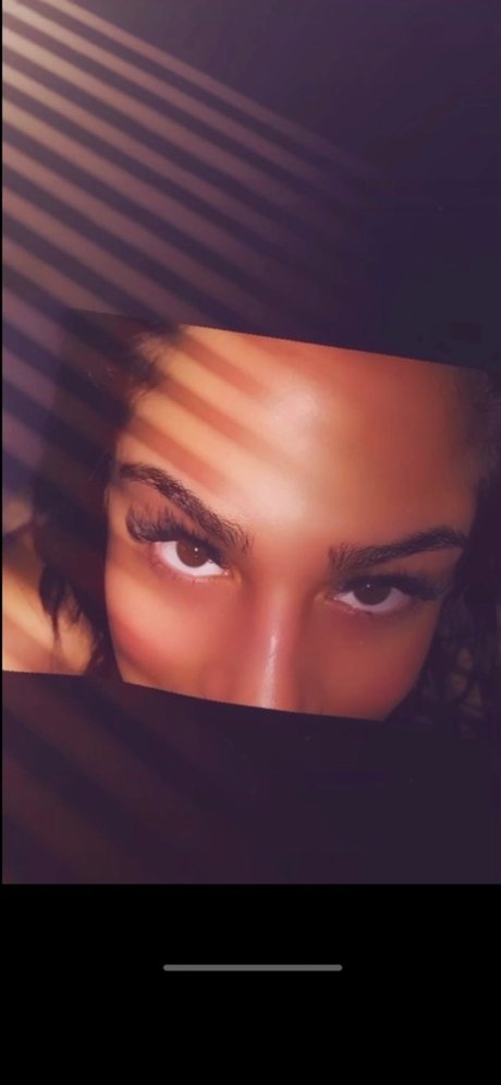Naken läckt OnlyFans-bild av Christina La Mamasota