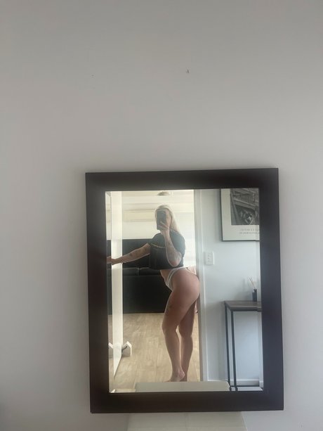 Nøgent lækket OnlyFans-billede af Maddi