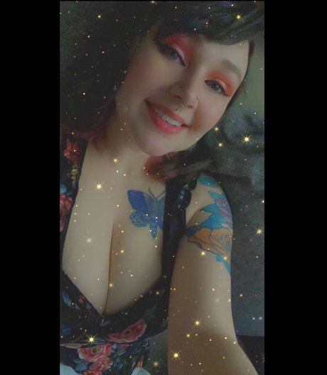 Naken lekkede OnlyFans-bilde av Melodymasters