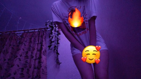 Naken lekkede OnlyFans-bilde av Meavvi Free