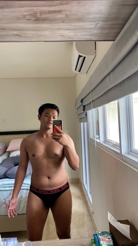 Naken lekkede OnlyFans-bilde av Maxi Black Ass Free 