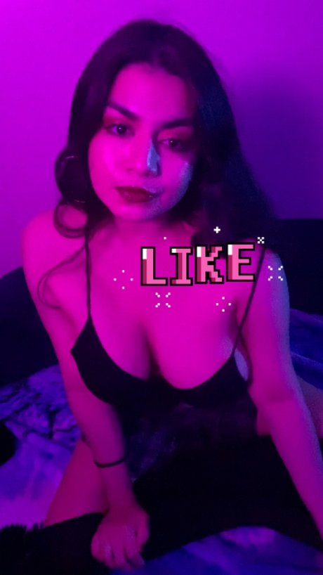 Naken läckt OnlyFans-bild av Maudlin