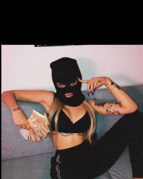 Nahá fotka uniklých OnlyFans od Maskon