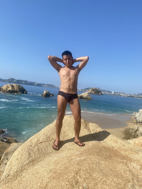 Alasti lekkinud OnlyFans-i pilt Luis Mrquez