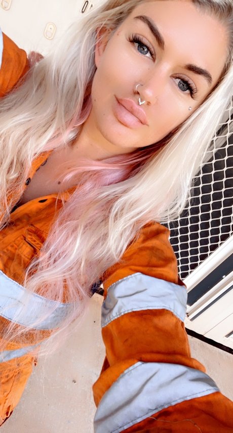 Naken lekkede OnlyFans-bilde av Misscruz01