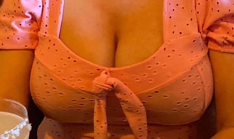 Naken läckt OnlyFans-bild av Minnie Kate 