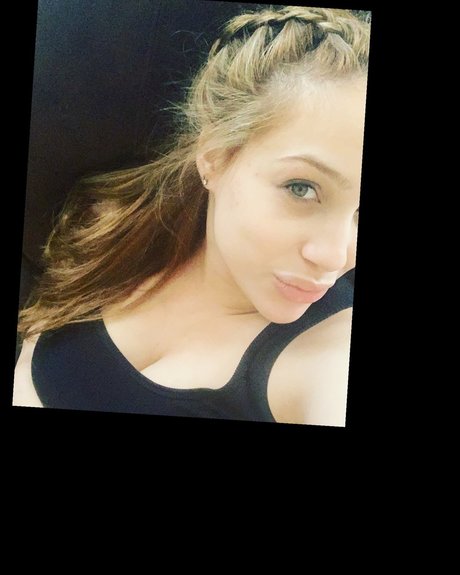 Naken lekkede OnlyFans-bilde av Am