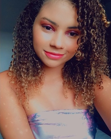 Foto nua vazada do OnlyFans de Mika Oliveira
