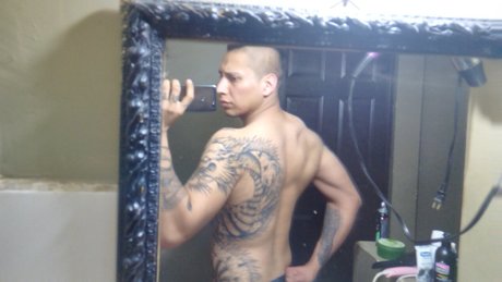 Naken lekkede OnlyFans-bilde av Miguell Croc 