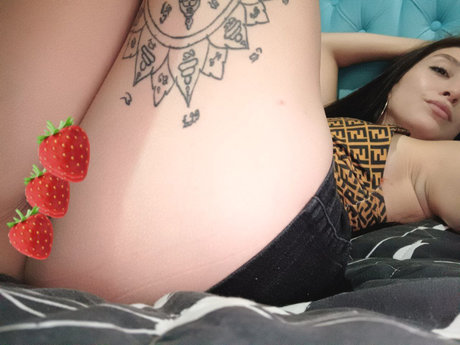 Naken lekkede OnlyFans-bilde av  Micki