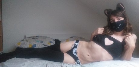 Naken lekkede OnlyFans-bilde av Camille Kaze