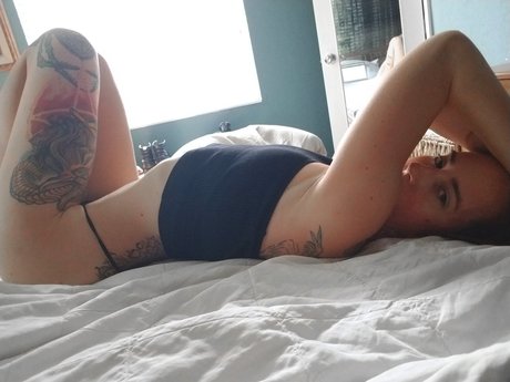 Naken läckt OnlyFans-bild av Metal Mary