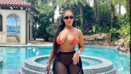 Naken lekkede OnlyFans-bilde av Mel The Miracle 